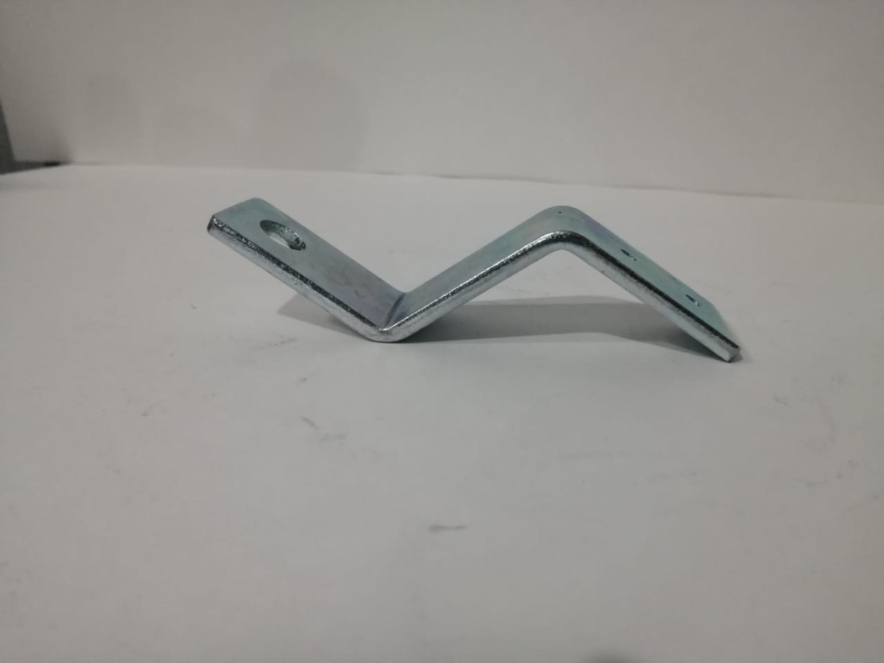 Porta Candado en Z para Máquina Tragamonedas y Arcade